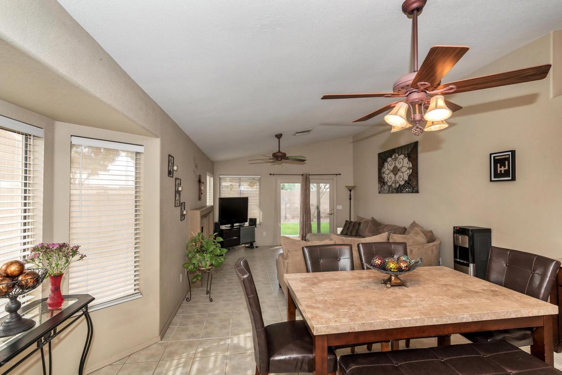 10 S Tiago Dr, Gilbert, AZ 85233 photo 9
