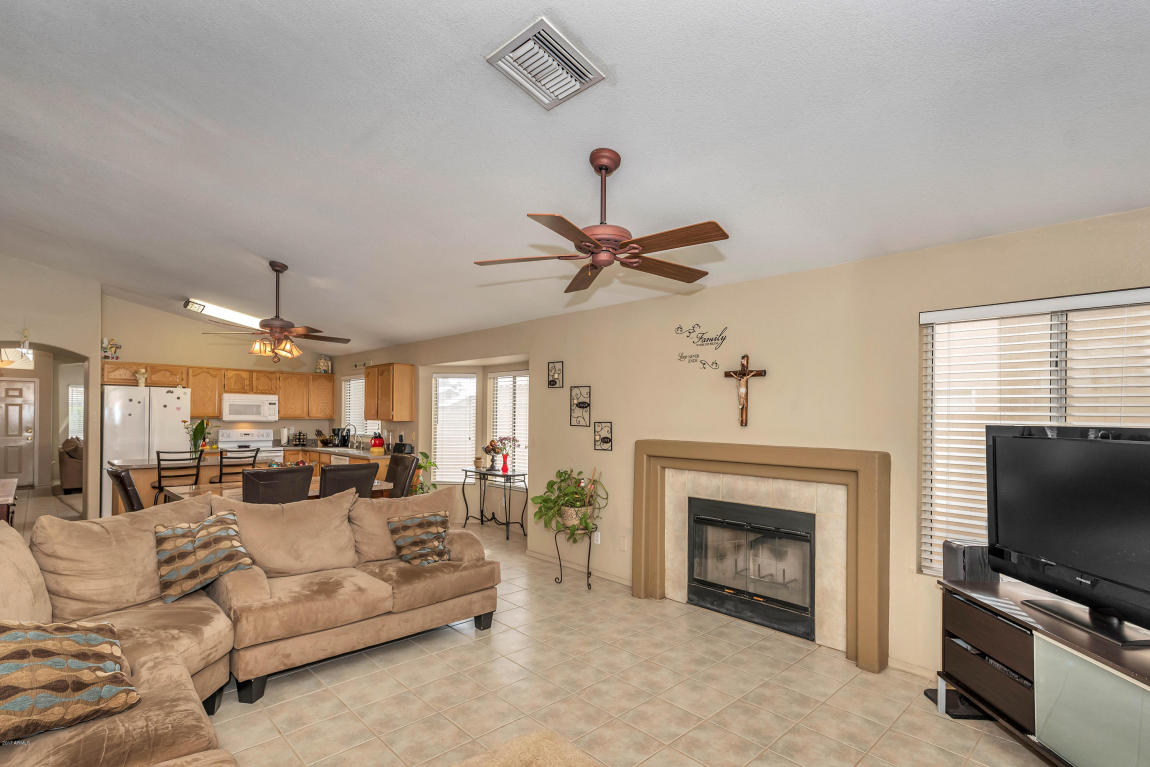 10 S Tiago Dr, Gilbert, AZ 85233 photo 10