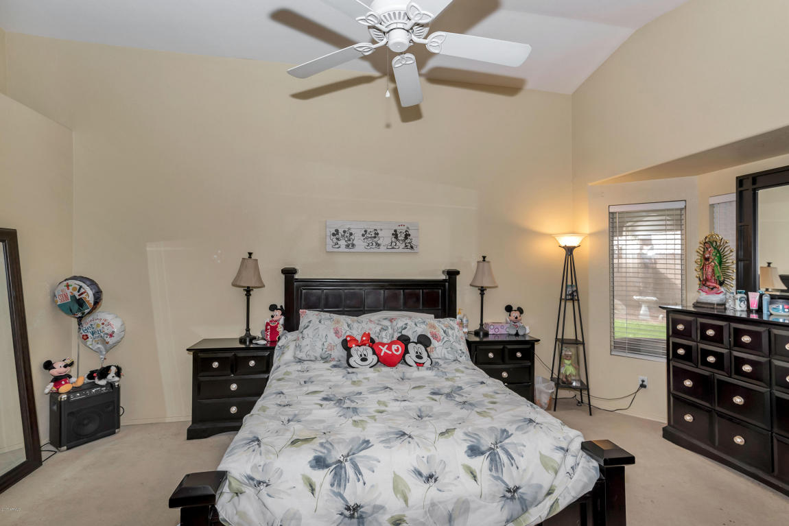 10 S Tiago Dr, Gilbert, AZ 85233 photo 11