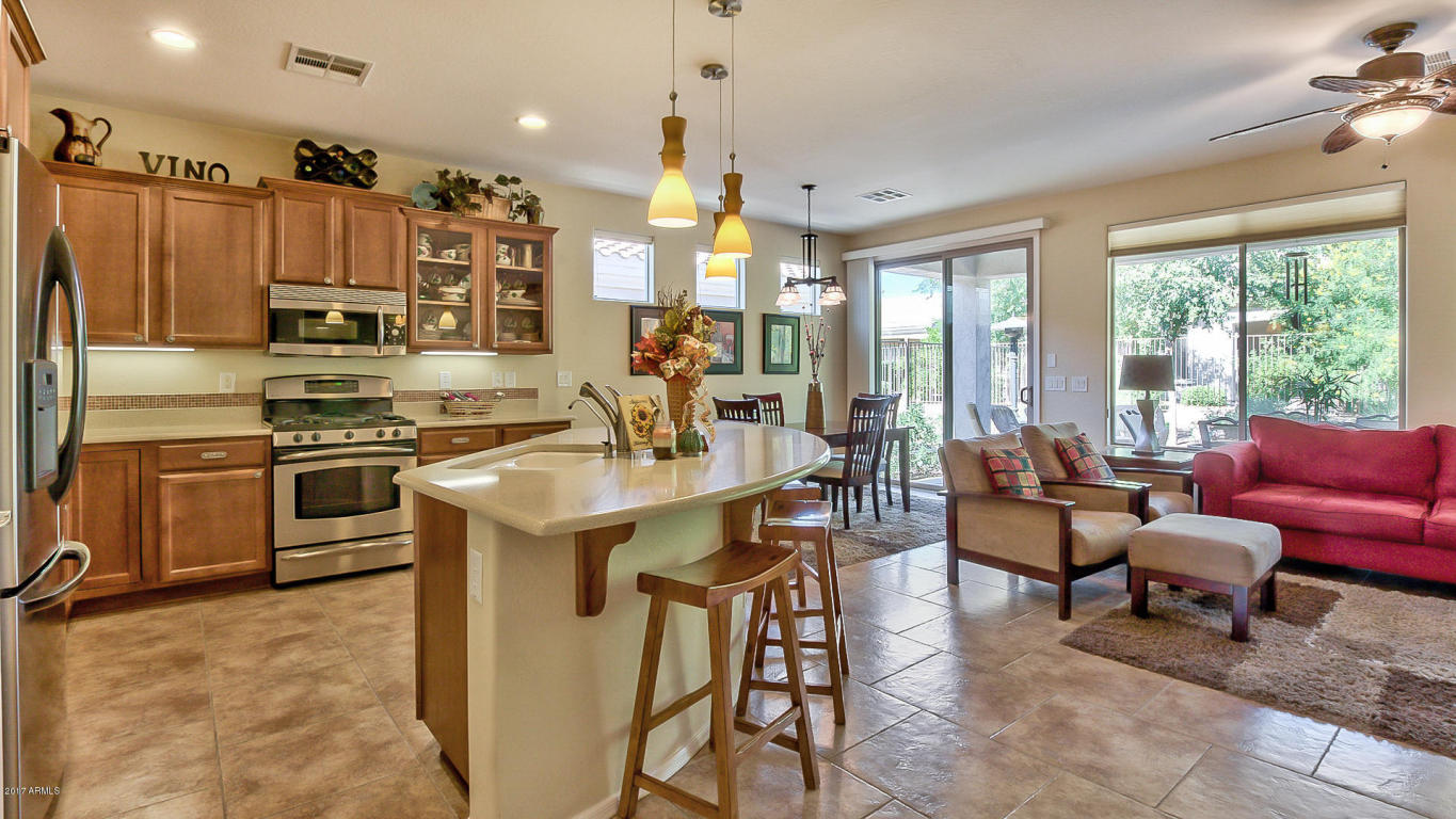 4290 E Blue Spruce Ln, Gilbert, AZ 85298 photo 3