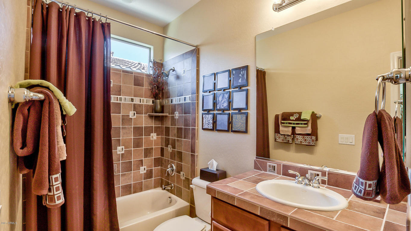 4290 E Blue Spruce Ln, Gilbert, AZ 85298 photo 1