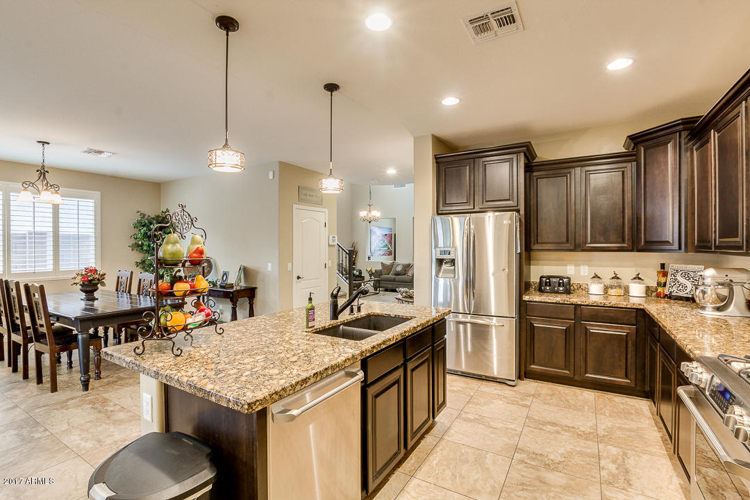 2227 E Brigadier Dr, Gilbert, AZ 85298 photo 3