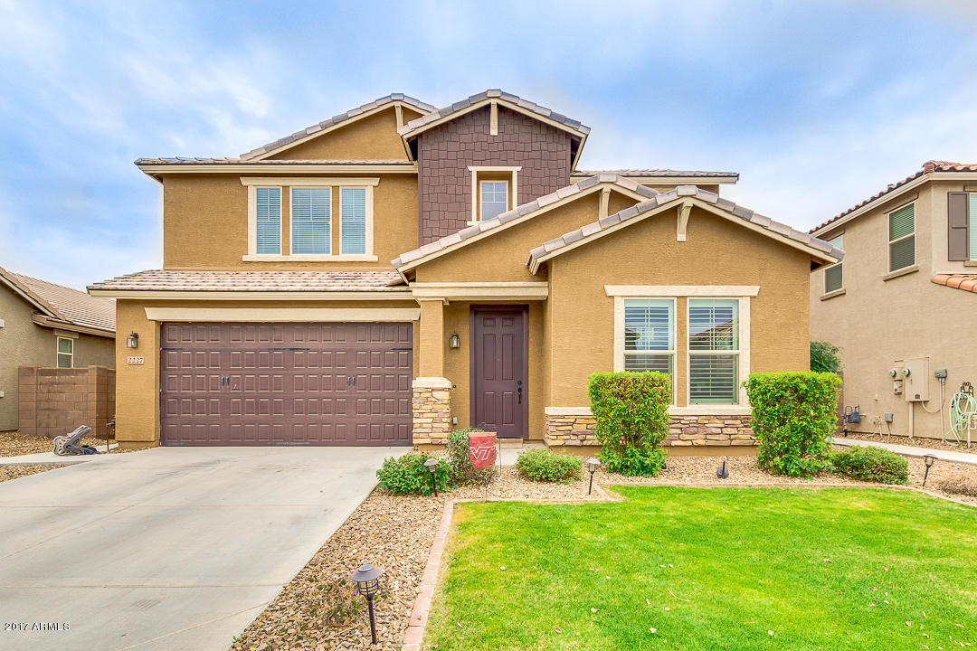 2227 E Brigadier Dr, Gilbert, AZ 85298 photo 2