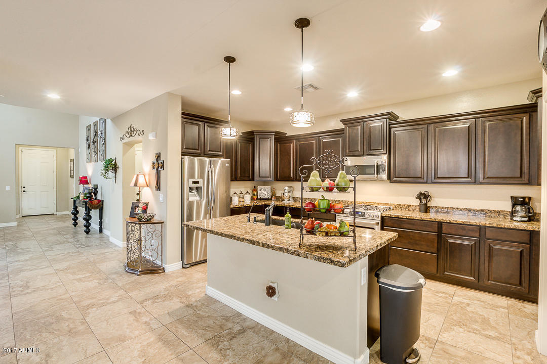2227 E Brigadier Dr, Gilbert, AZ 85298 photo 1