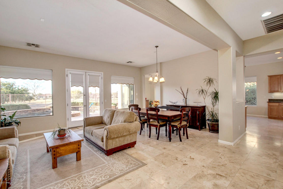 6742 S Crestview Dr, Gilbert, AZ 85298 photo 5