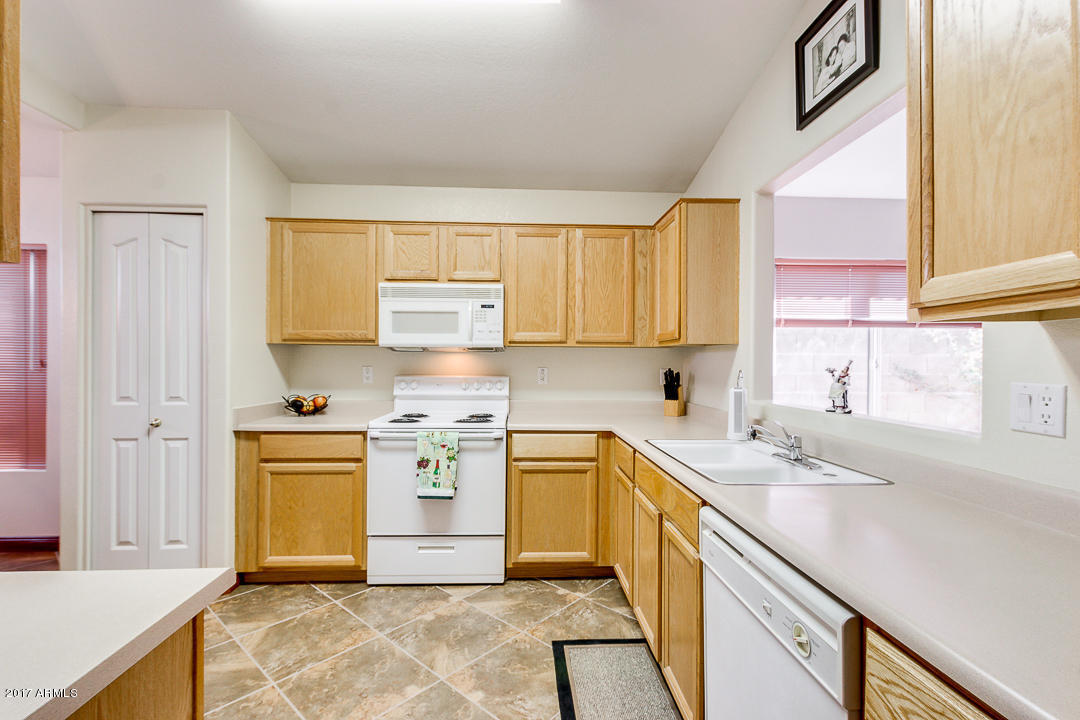2231 E Kelton Ln, Phoenix, AZ 85022 photo 6