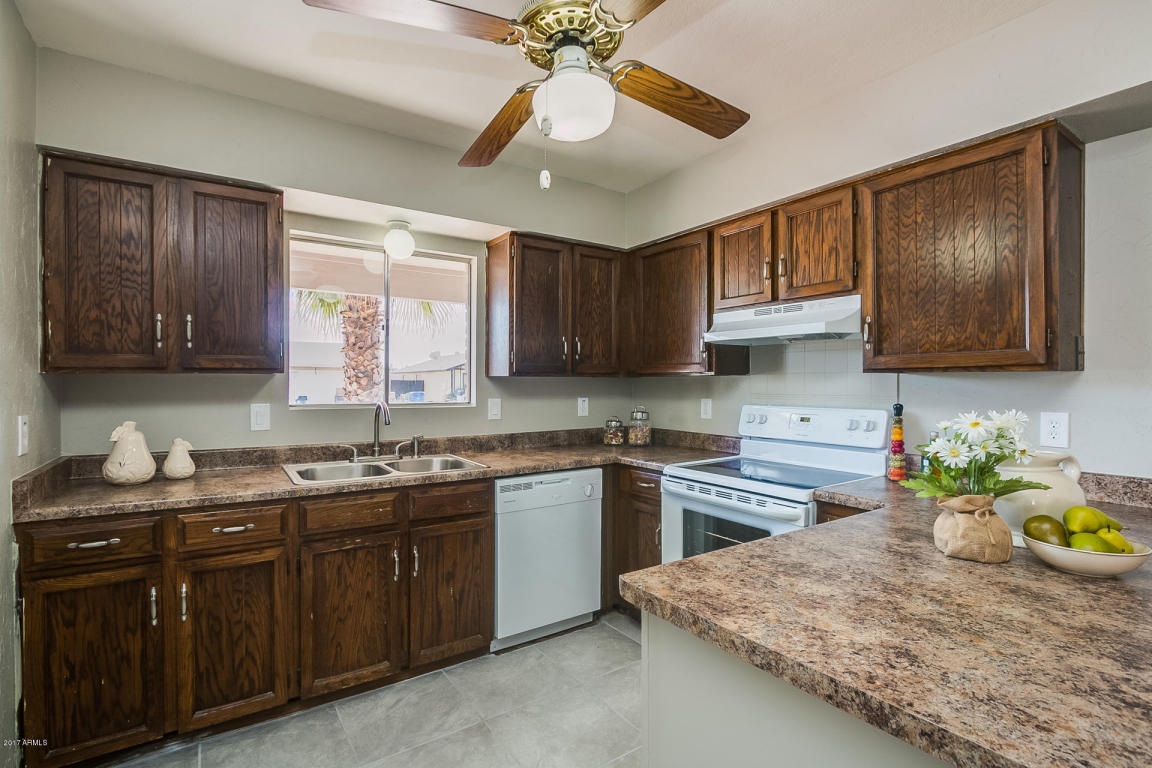 138 E Juniper St, Mesa, AZ 85201 photo 3