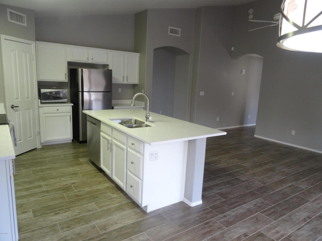 2548 E Wescott Dr, Phoenix, AZ 85050 photo 8