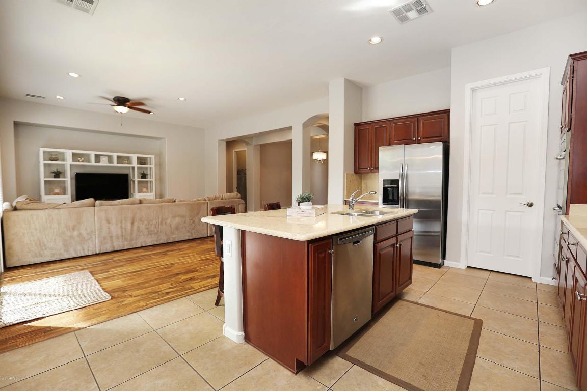 2561 E Iris Dr, Chandler, AZ 85286 photo 5