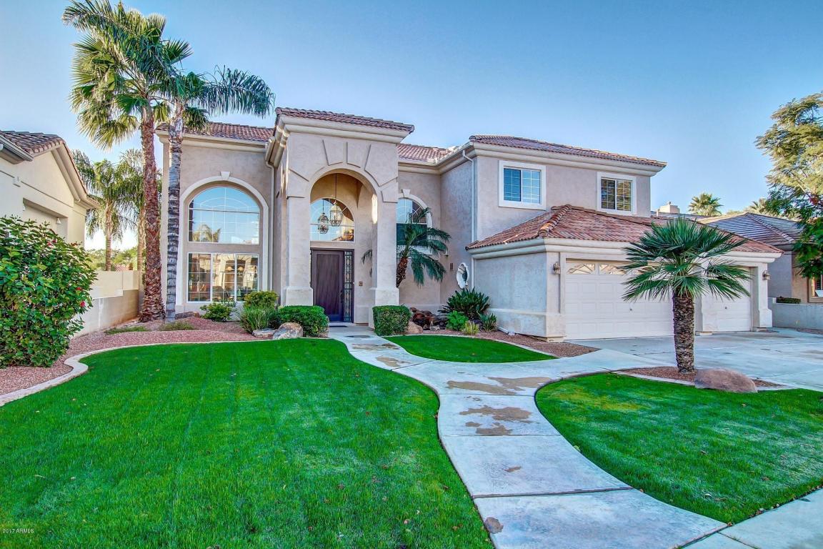 1449 E Catamaran Dr, Gilbert, AZ 85234 photo 1