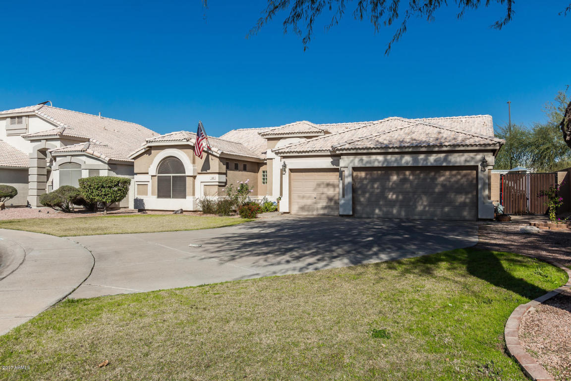 588 W Gary Ct, Gilbert, AZ 85233 photo 3