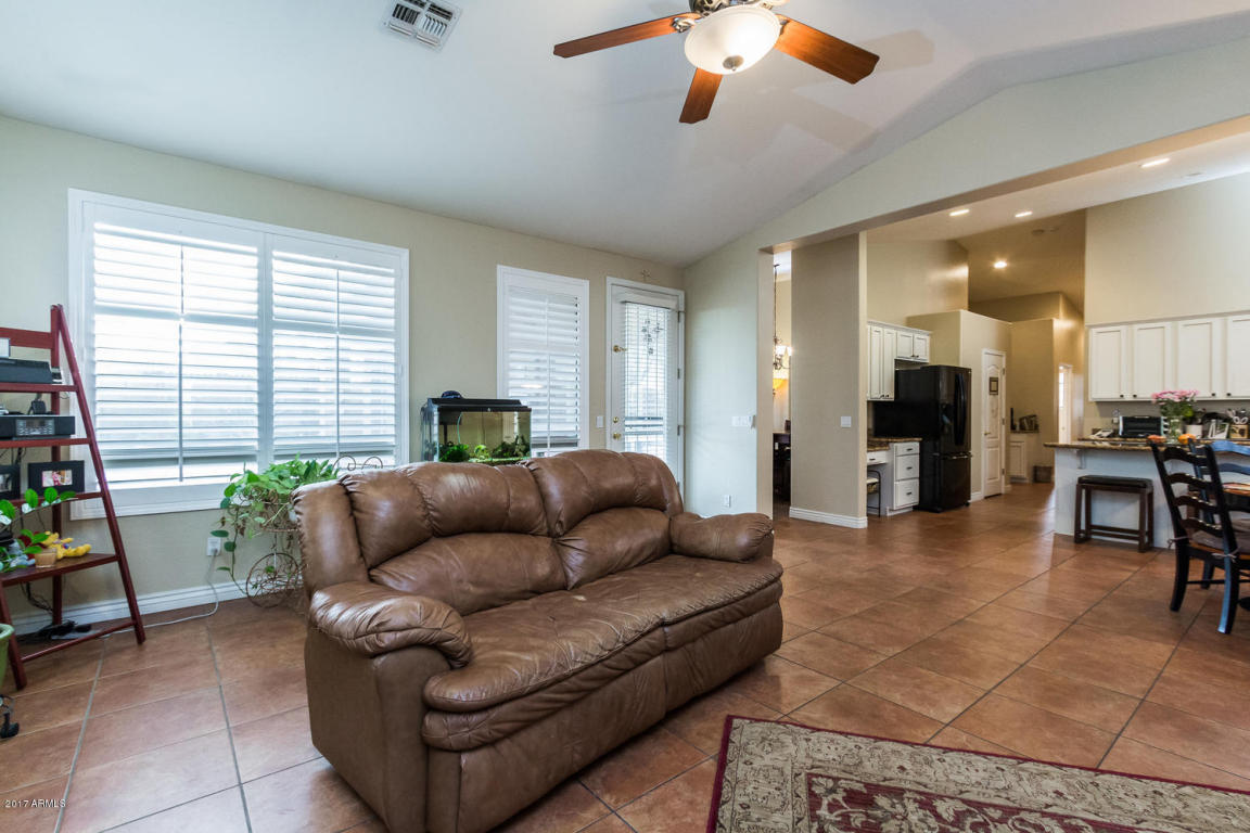 588 W Gary Ct, Gilbert, AZ 85233 photo 17