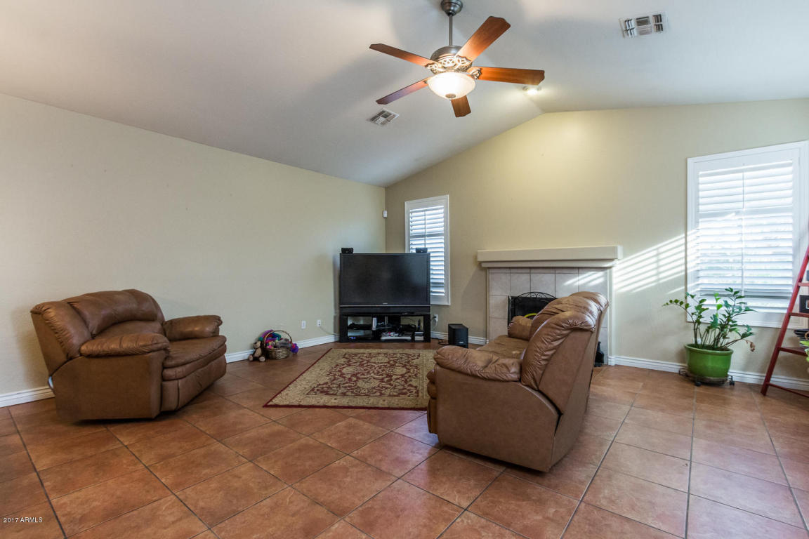 588 W Gary Ct, Gilbert, AZ 85233 photo 15