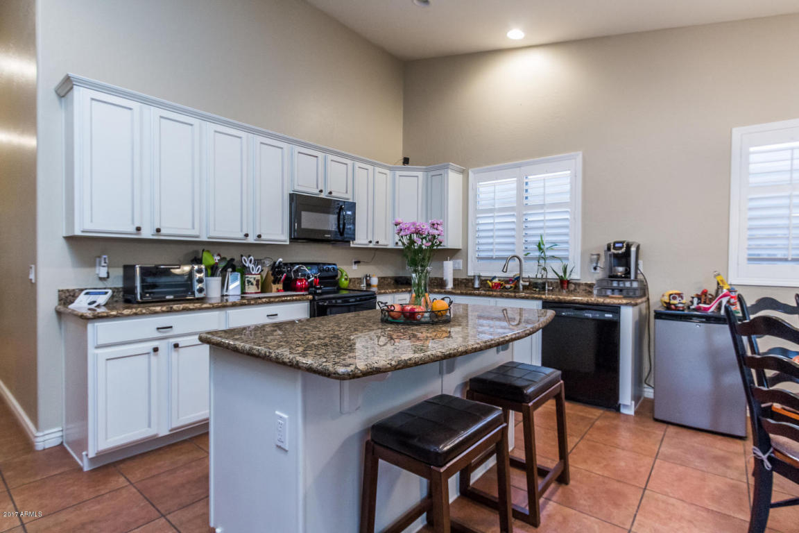 588 W Gary Ct, Gilbert, AZ 85233 photo 11