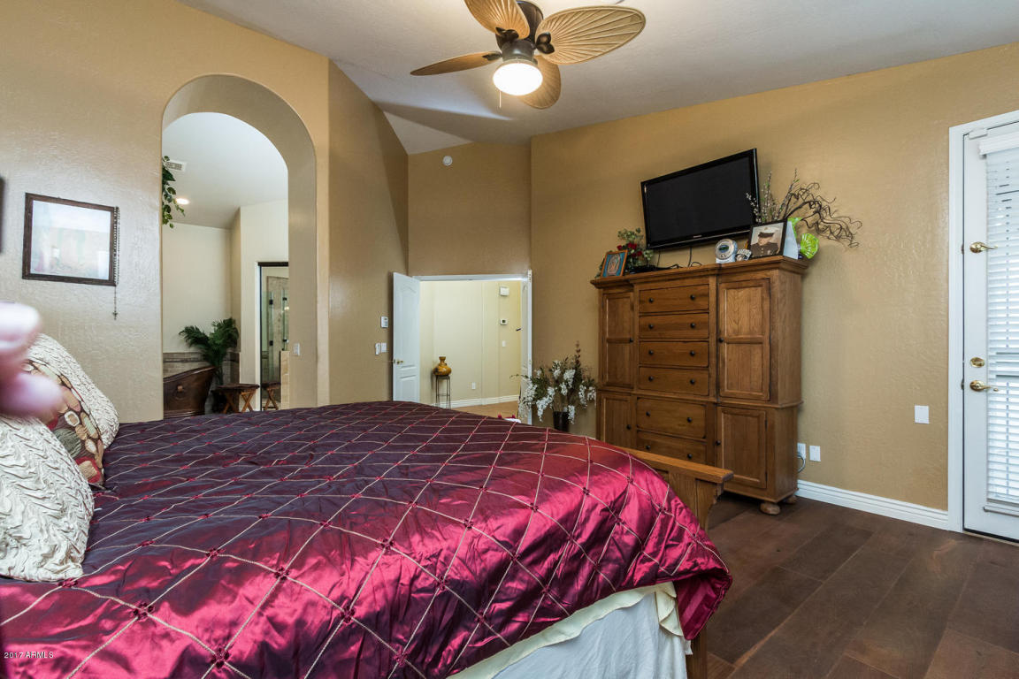 588 W Gary Ct, Gilbert, AZ 85233 photo 20