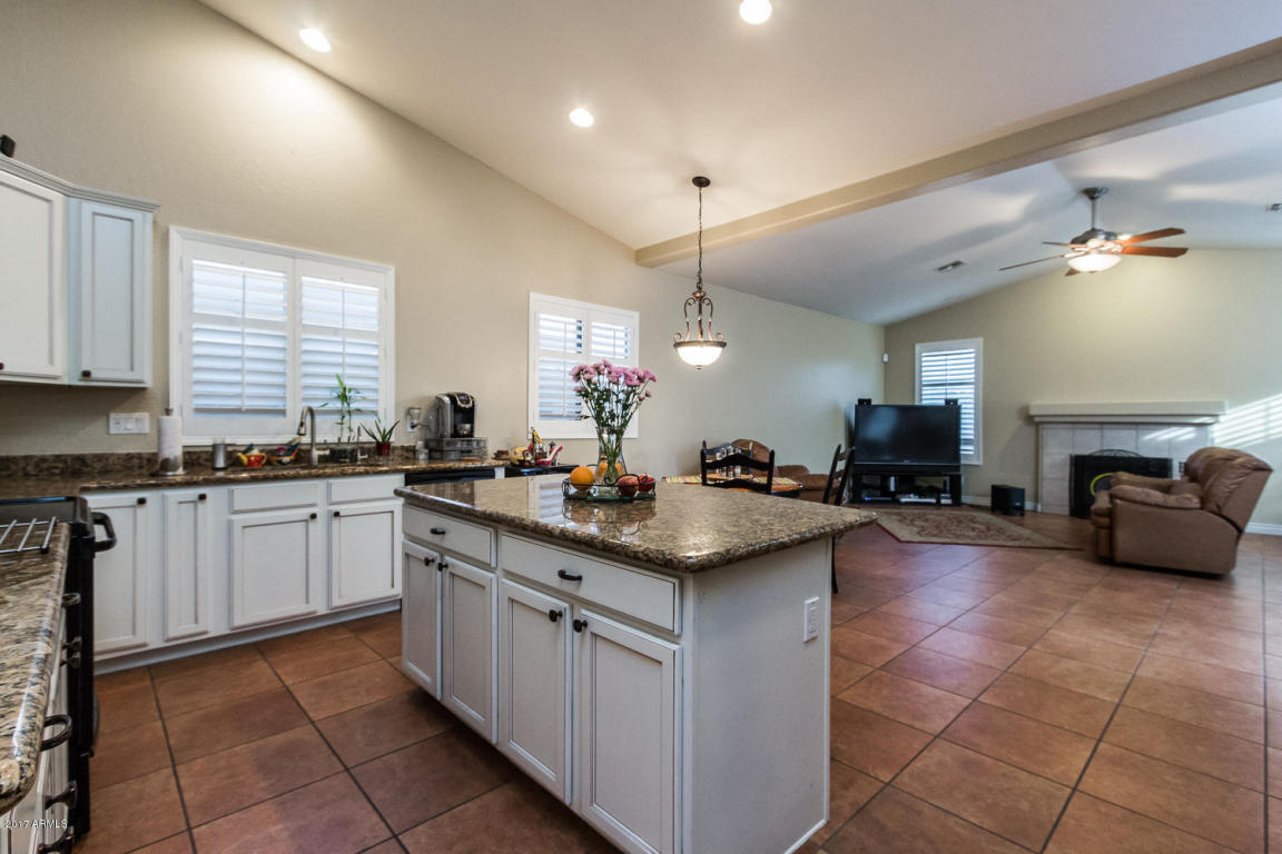 588 W Gary Ct, Gilbert, AZ 85233 photo 10