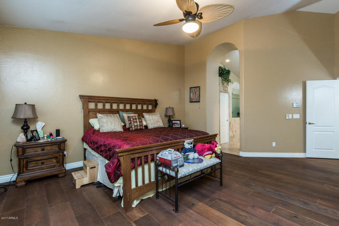 588 W Gary Ct, Gilbert, AZ 85233 photo 19