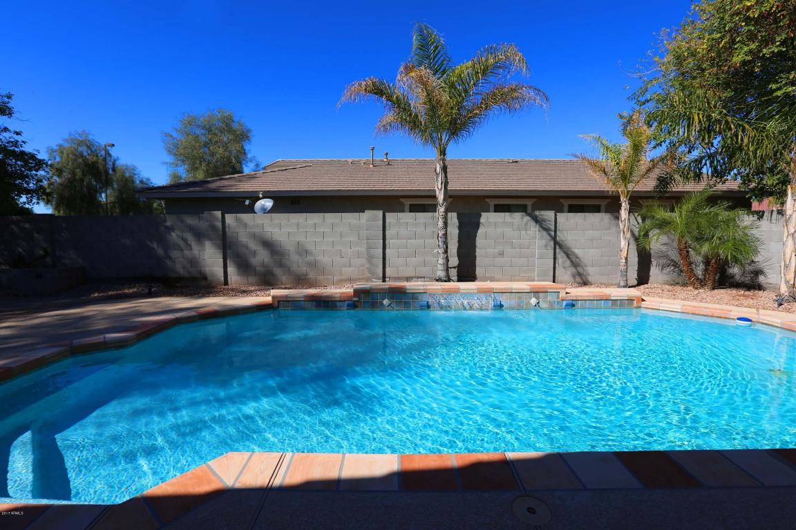 4874 S Summit Ct, Gilbert, AZ 85298 photo 2
