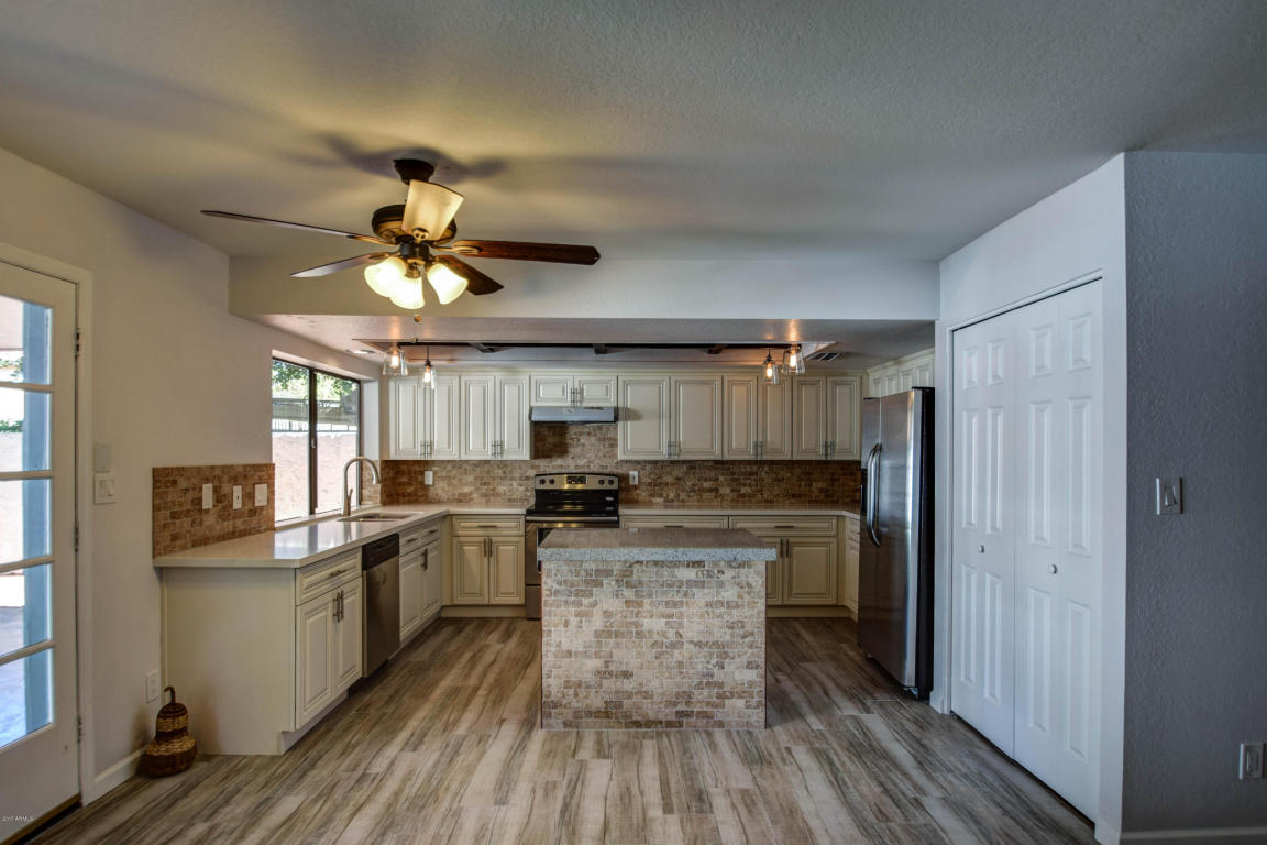 958 E Driftwood Dr, Tempe, AZ 85283 photo 2