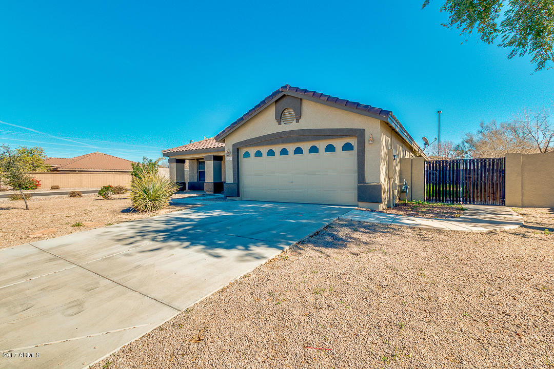 3261 S Martingale Rd, Gilbert, AZ 85297 photo 2