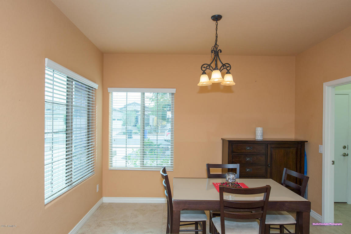 2908 E Santa Fe Ln, Gilbert, AZ 85297 photo 5