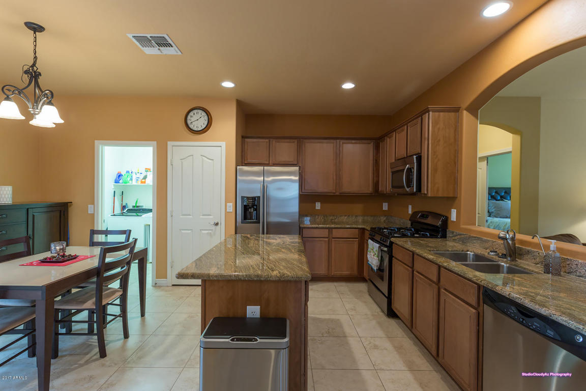 2908 E Santa Fe Ln, Gilbert, AZ 85297 photo 3