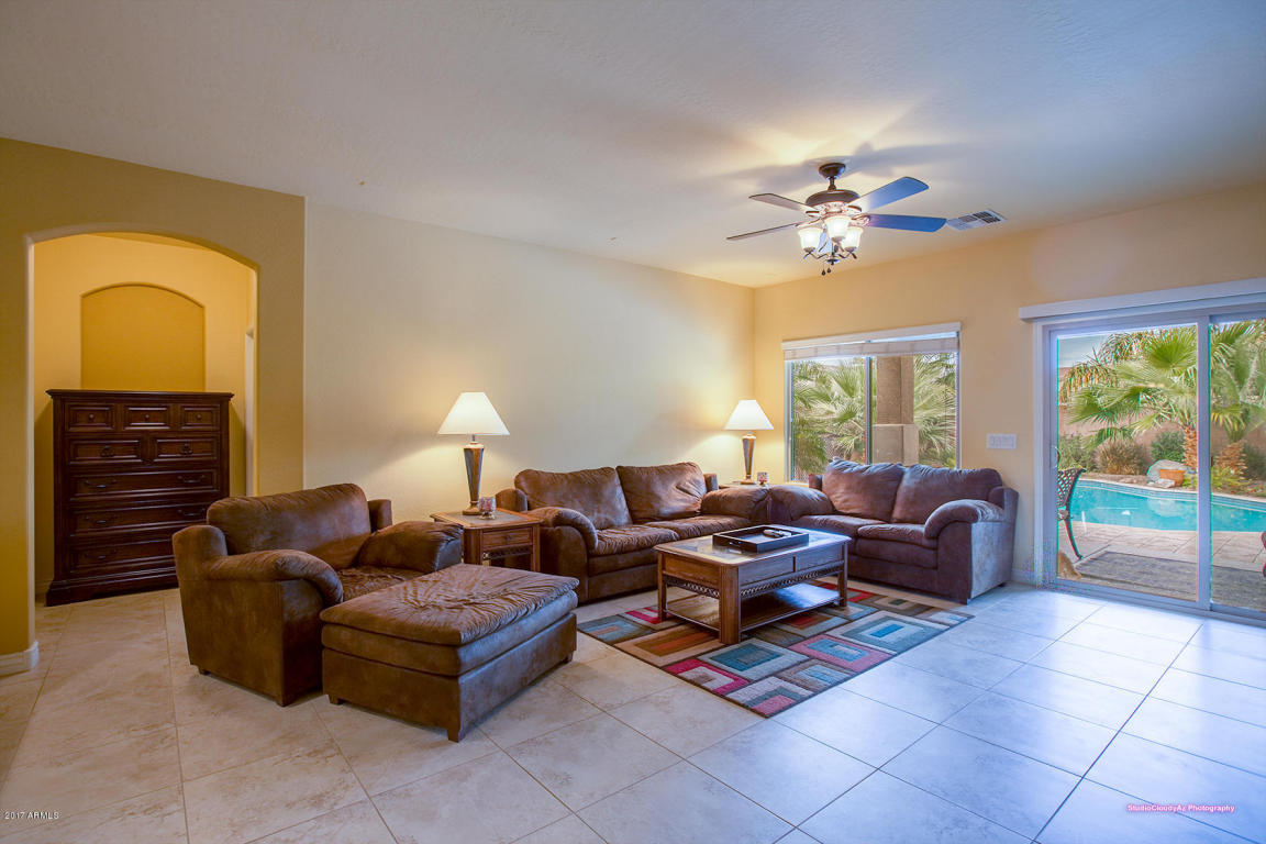 2908 E Santa Fe Ln, Gilbert, AZ 85297 photo 7