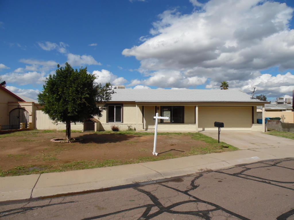 6932 W Avalon Dr, Phoenix, AZ 85033 photo 1