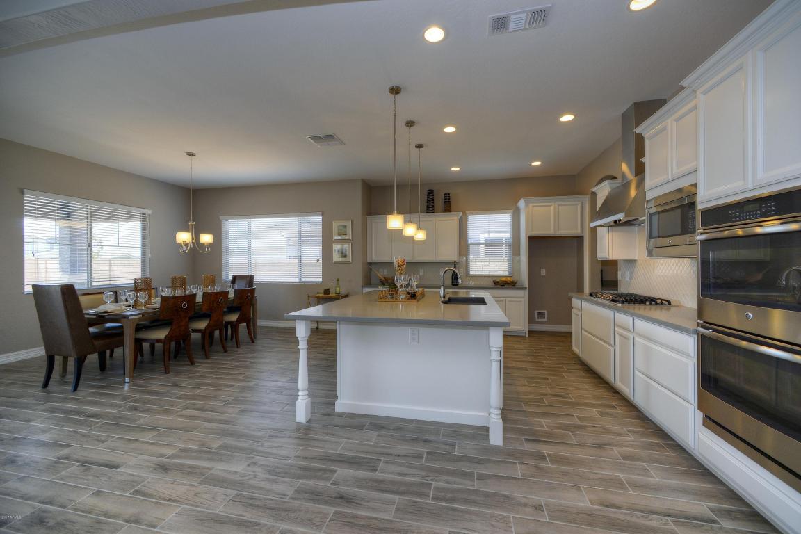 2923 E Austin Dr, Gilbert, AZ 85296 photo 6