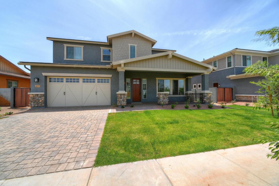 2923 E Austin Dr, Gilbert, AZ 85296 photo 2