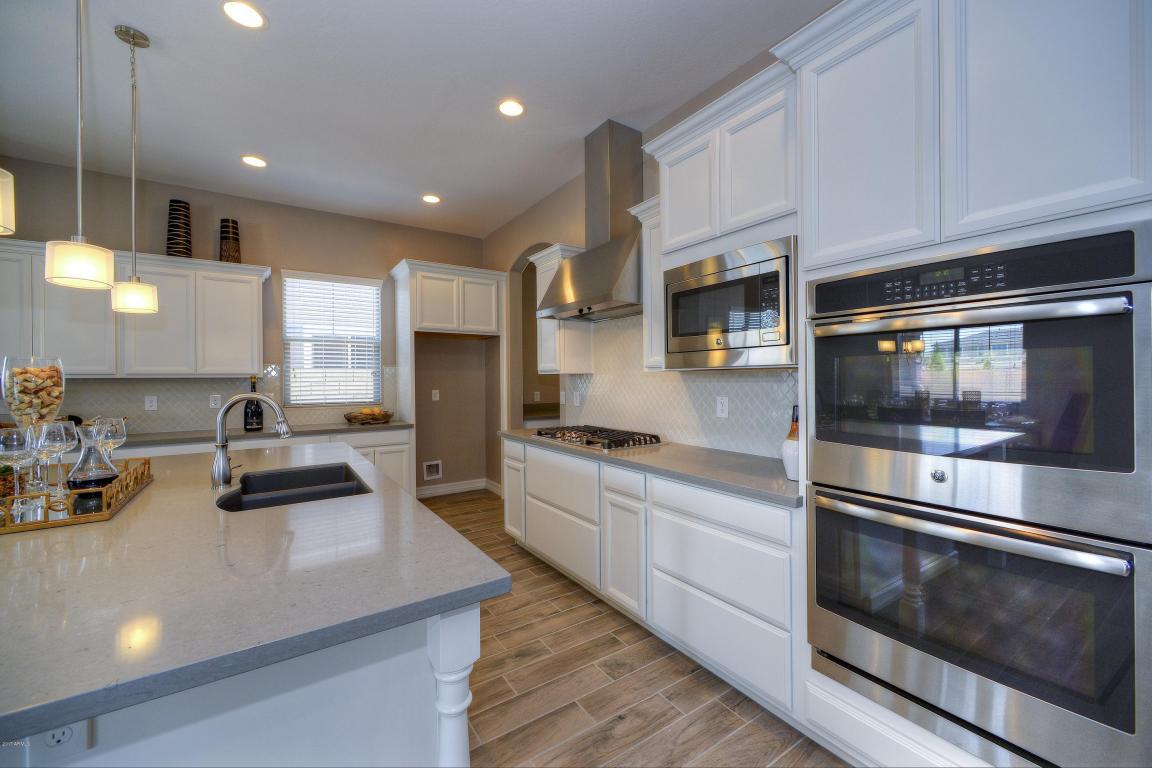 2923 E Austin Dr, Gilbert, AZ 85296 photo 7