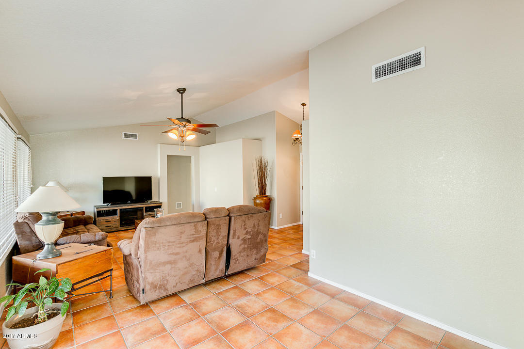832 N Falcon Dr, Gilbert, AZ 85234 photo 9