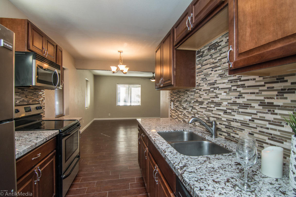 382 E Whitton Ave, Phoenix, AZ 85012 photo 8