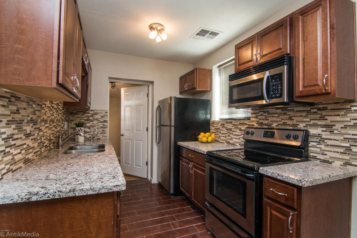 382 E Whitton Ave, Phoenix, AZ 85012 photo 1