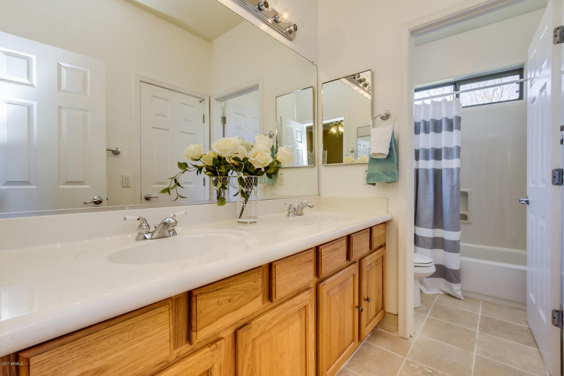 2854 E Washington Ct, Gilbert, AZ 85234 photo 32