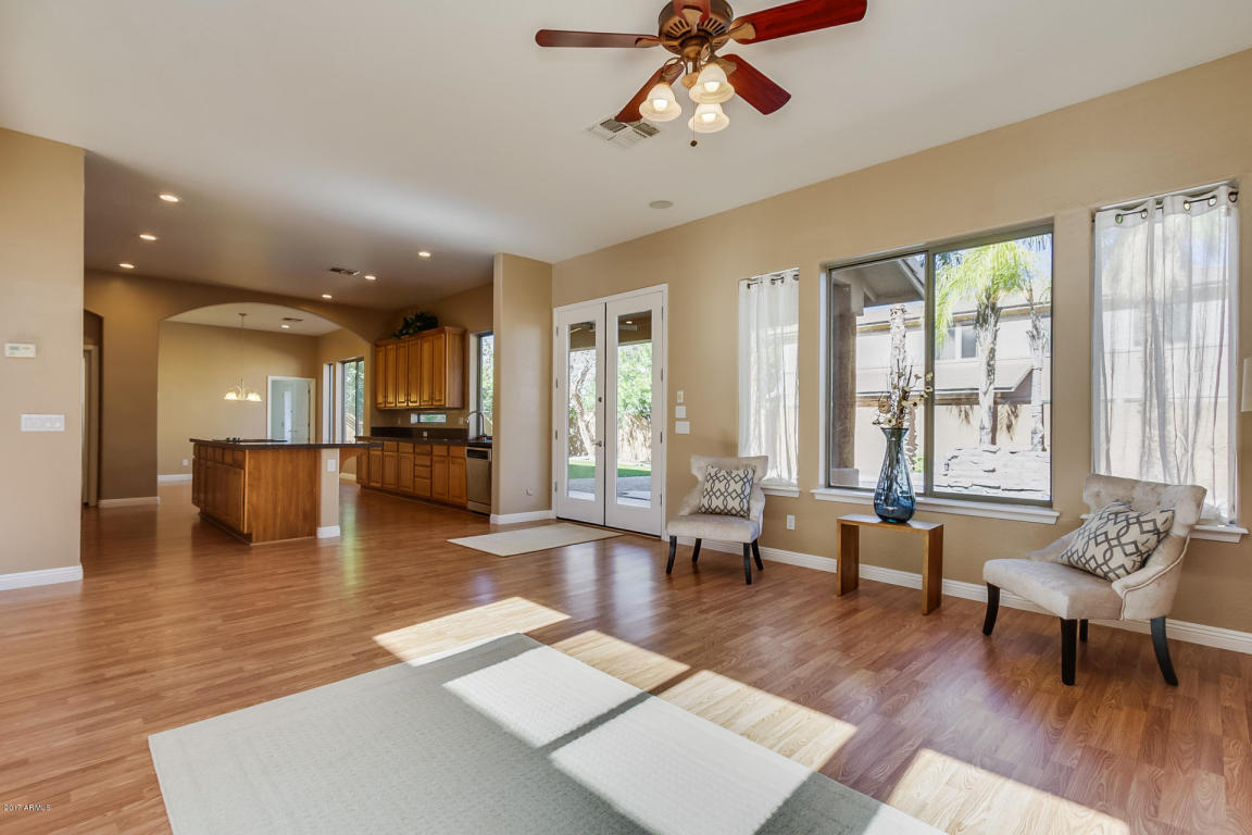 2854 E Washington Ct, Gilbert, AZ 85234 photo 4