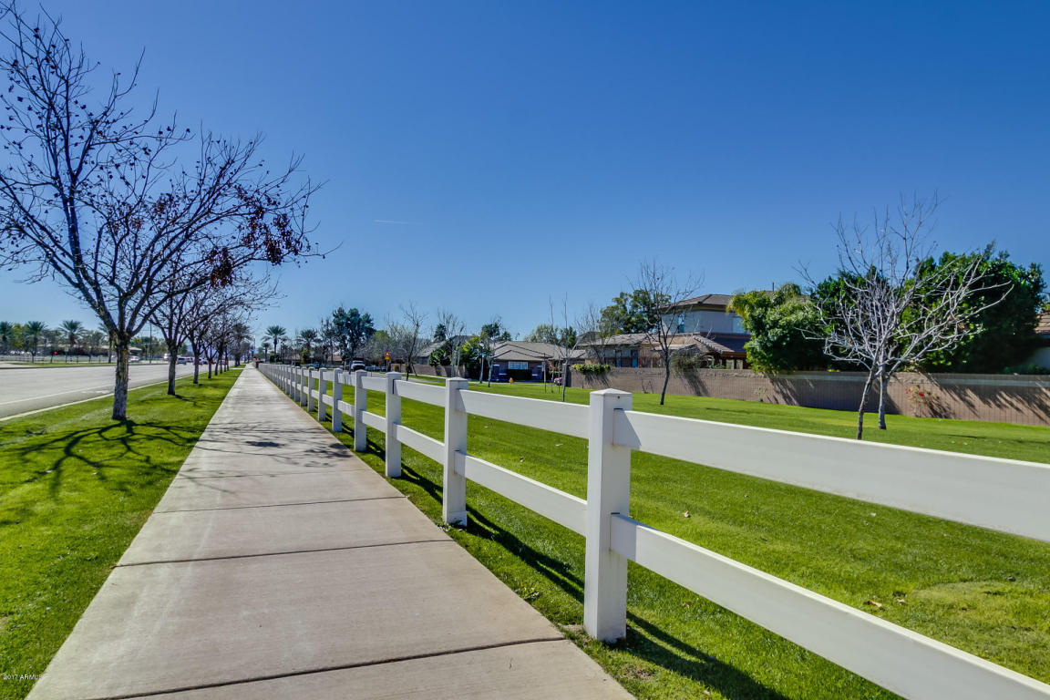 2854 E Washington Ct, Gilbert, AZ 85234 photo 7