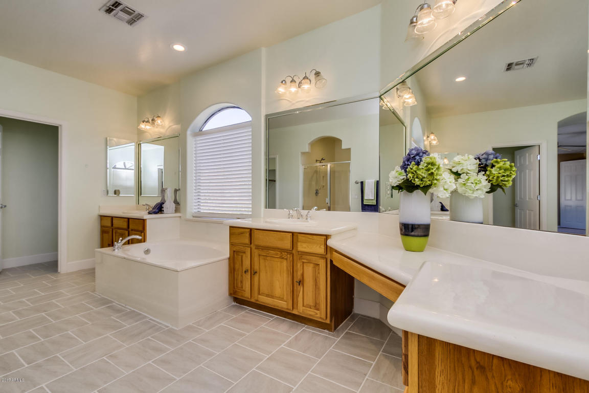 2854 E Washington Ct, Gilbert, AZ 85234 photo 22