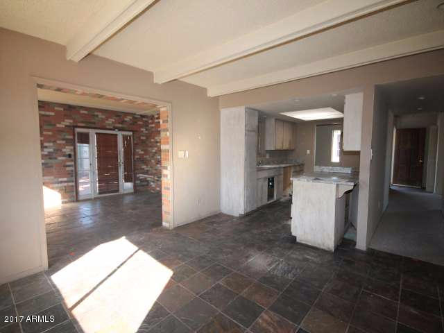 3747 E Mercer Ln, Phoenix, AZ 85028 photo 9
