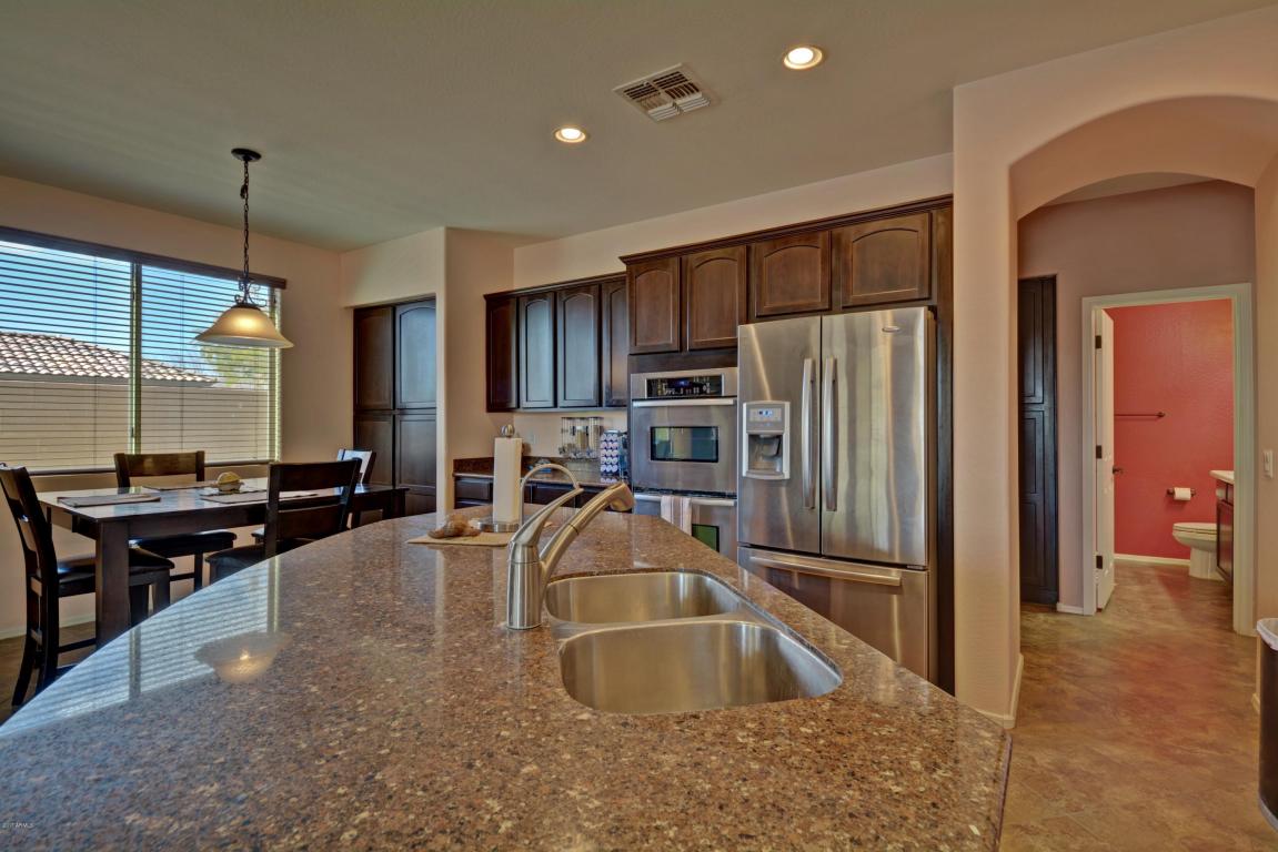 703 E Hummingbird Way, Gilbert, AZ 85297 photo 8