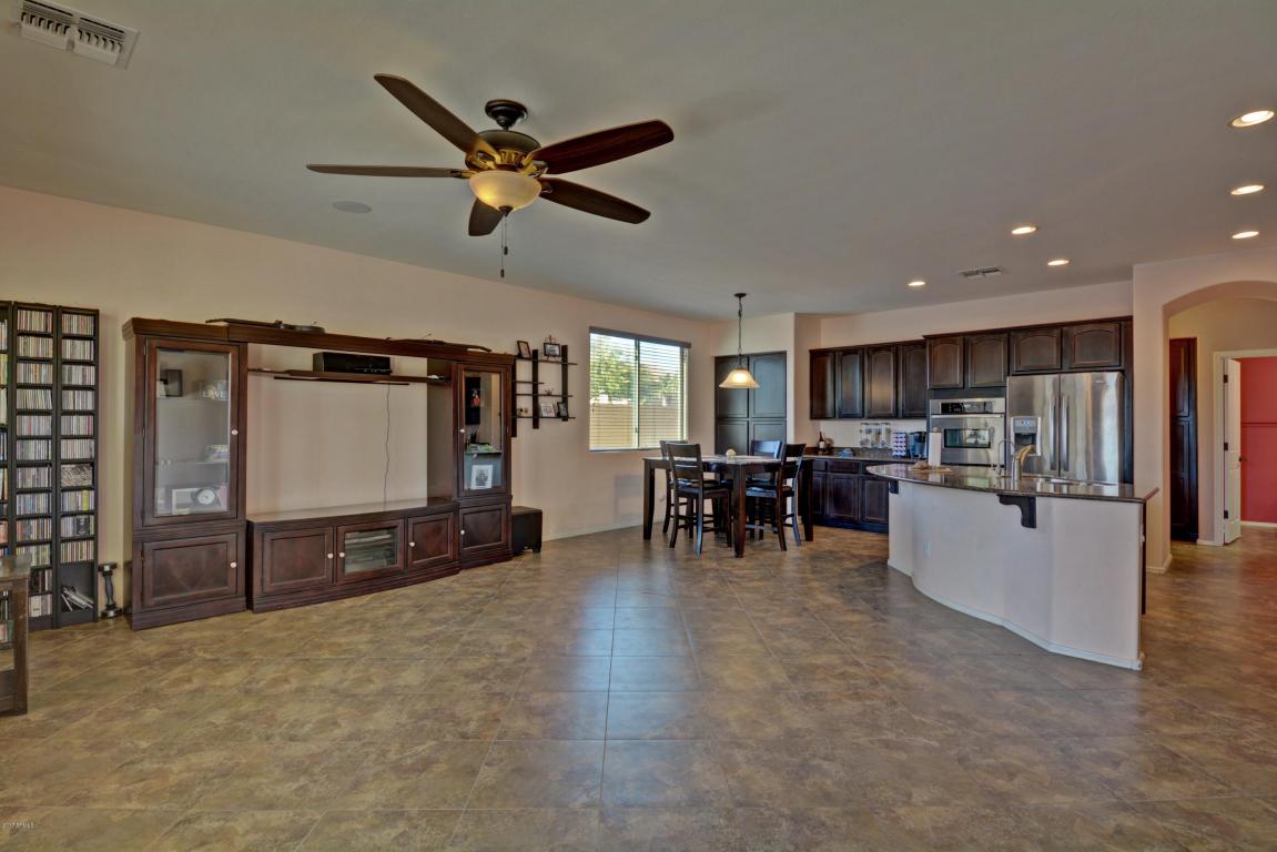 703 E Hummingbird Way, Gilbert, AZ 85297 photo 5