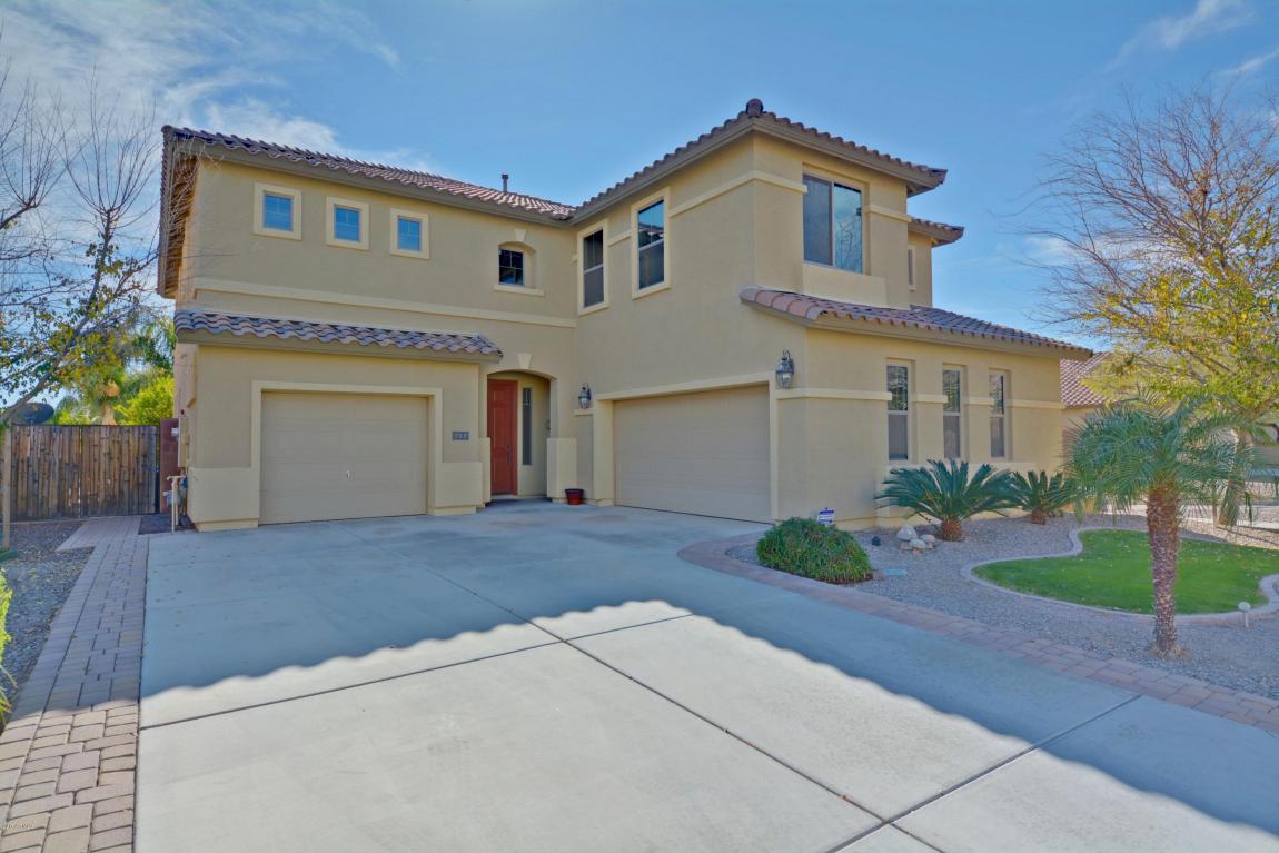 703 E Hummingbird Way, Gilbert, AZ 85297 photo 1