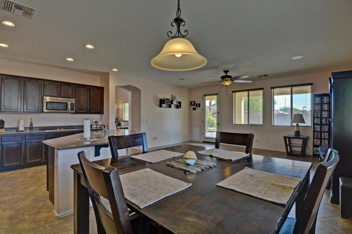 703 E Hummingbird Way, Gilbert, AZ 85297 photo 4