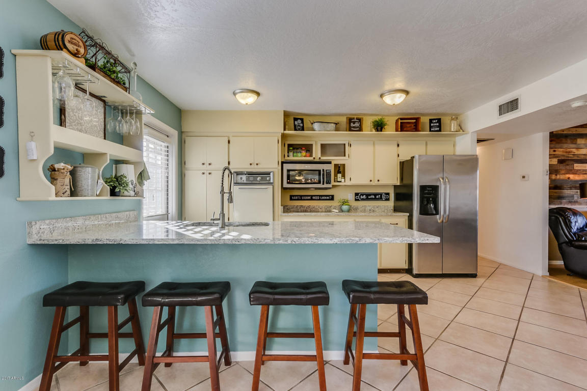 1935 E Richards Dr, Tempe, AZ 85282 photo 2