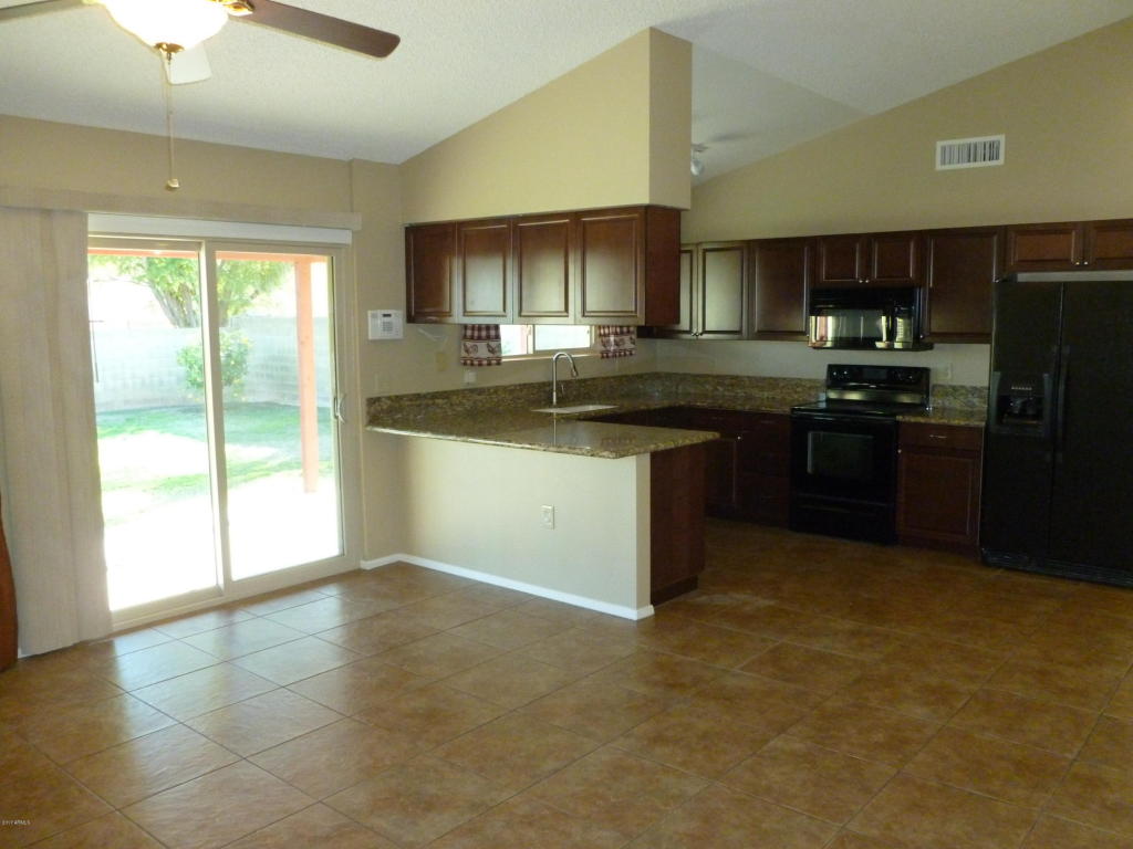 2433 E Capri Ave, Mesa, AZ 85204 photo 9