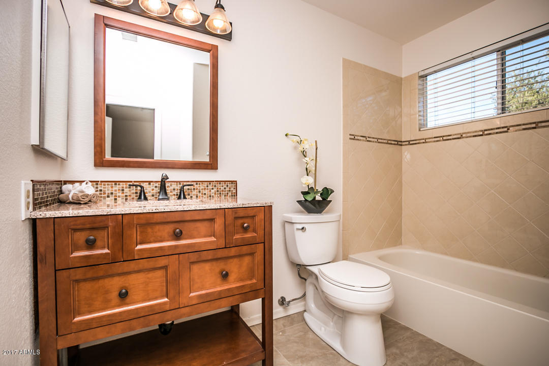 3844 E Orchid Ln, Phoenix, AZ 85044 photo 4