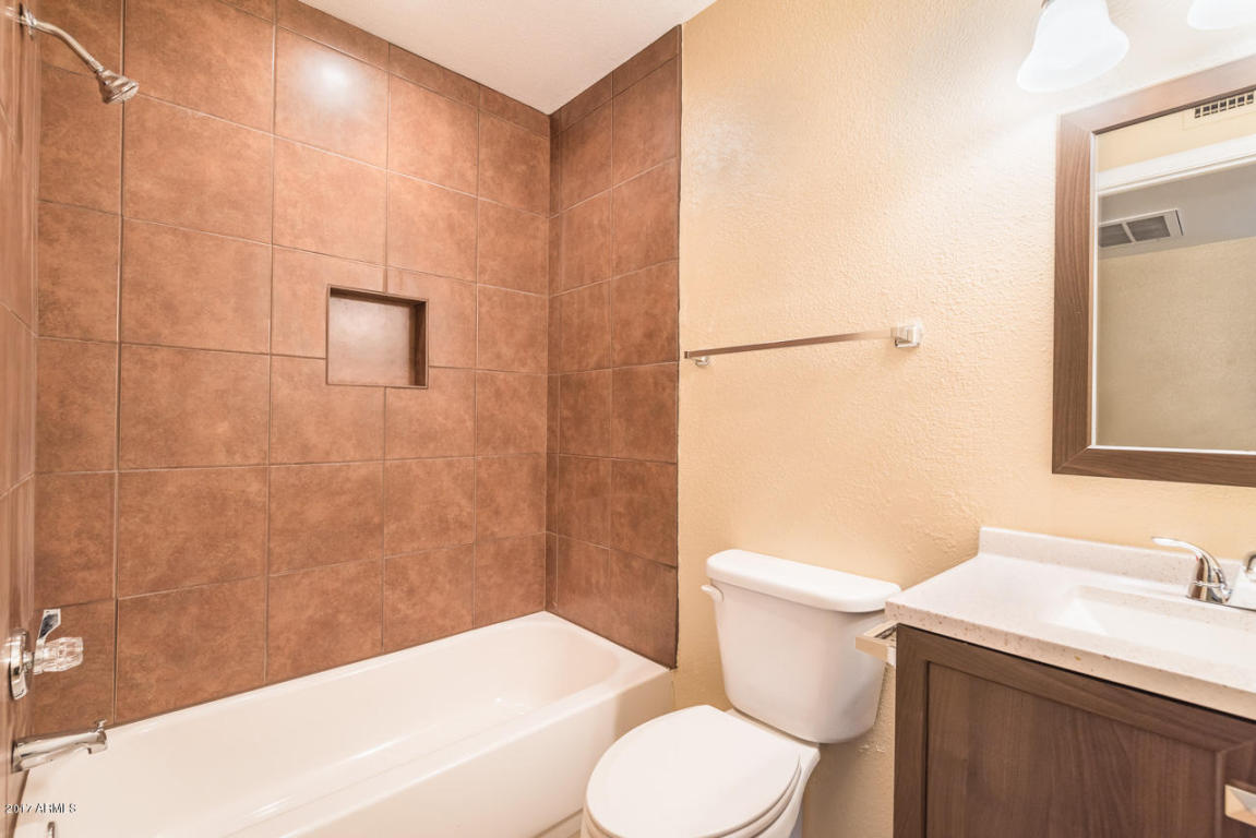 4524 E Vineyard Rd, Phoenix, AZ 85042 photo 4