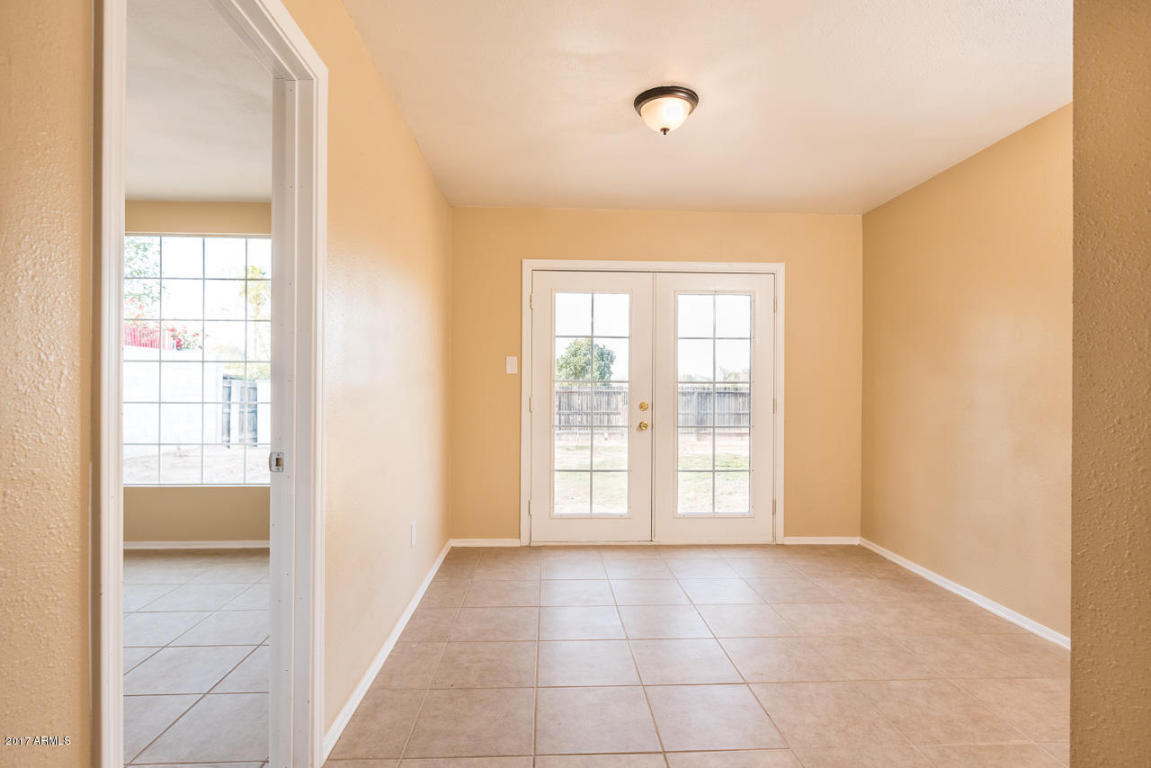 4524 E Vineyard Rd, Phoenix, AZ 85042 photo 5