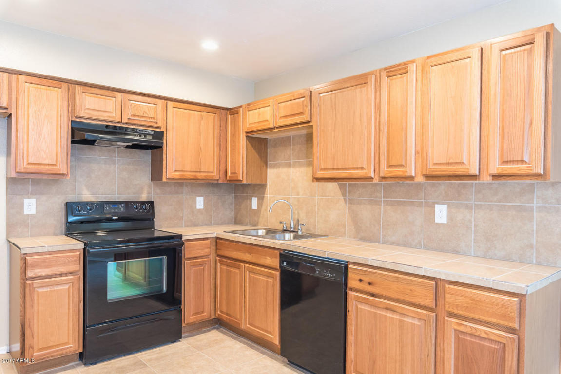4524 E Vineyard Rd, Phoenix, AZ 85042 photo 2
