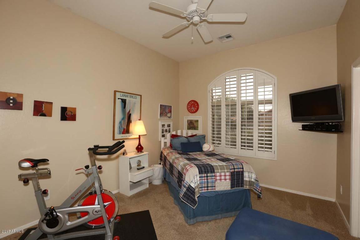 4404 E Robin Ln, Phoenix, AZ 85050 photo 18